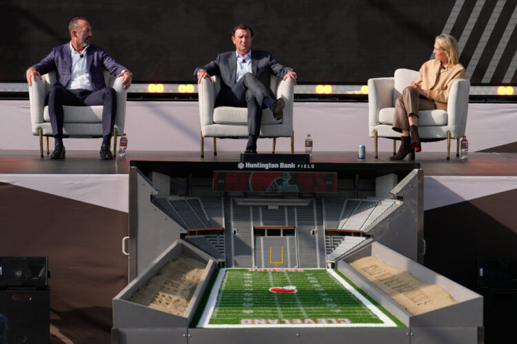 Haslam breaks ground on Browns’ $2.6B domed stadium set to open in 2029